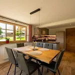 Holzhof Apartament *