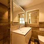 Holzhof Apartament