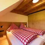 Holzhof *
