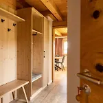 Holzhof Apartament