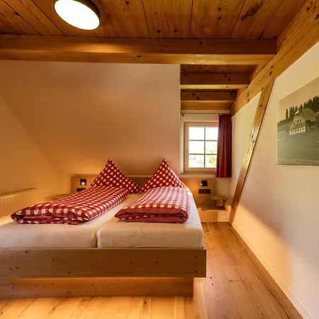 Holzhof Apartment *