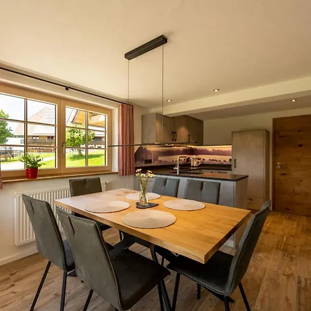 Holzhof Apartment *