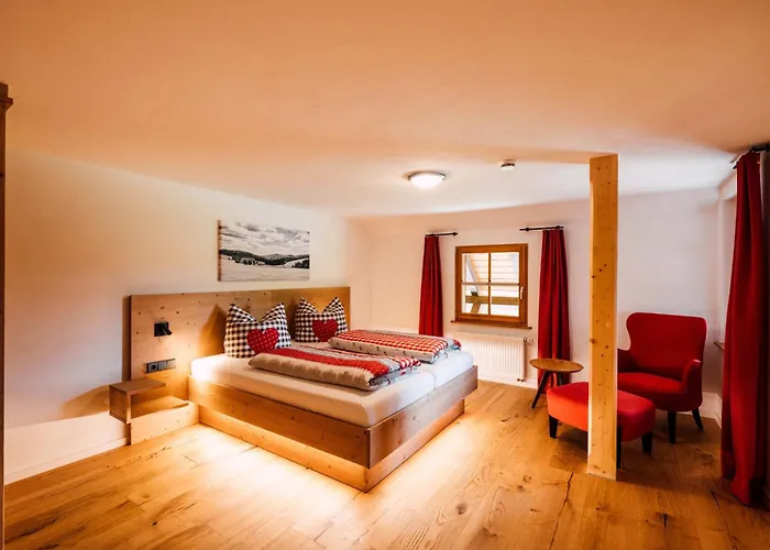 Holzhof * بريتناو